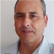 Biólogo, Acreditado como Coach por ASESCO, Experto en comunicación y desarrollo personal