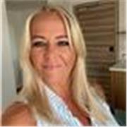 Motivational life coach supporting you to achieve your academic achievements