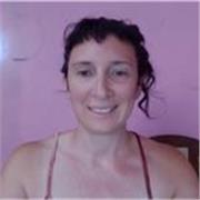 Profesora de español imparte clases para aprender por placer, divertirse, distenderse