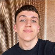 Estudiante del Doble Grado de Educación Primaria y Ciencias de la actividad física y del deporte, clases de todas las asignaturas.