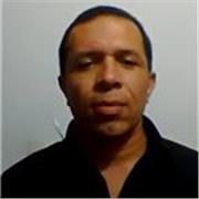 Ingeniero de materiales con experiencia en la instrucción de matemáticas, física y química, con el Sena