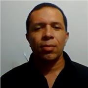 Ingeniero de materiales con experiencia en la instrucción de matemáticas, física y química, con el Sena