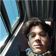 Studente di ingegneria meccanica con diploma tecnico in meccanica da ripetizioni di disegno meccanico