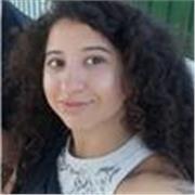 Profesor de español que imparte clases a niños de todas de las edades