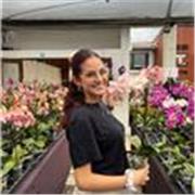 Soy una persona que le encanta enseñar a través de la dinámica y la expresión.