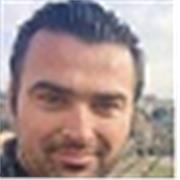 Commercial expérimenté et depuis toujours amoureux de la langue française