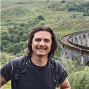 Laureando presso la facoltà di lettere in studi storici e filologico-letterari, offre ripetizioni sia in presenza che online