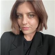 Diplômée d'un Master de droit à Lyon 3, d'une Licence de droit à Panthéon-Assas et titulaire du CRFPA, je donne des cours de droit