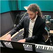 Insegno pianoforte, teoria, solfeggio e ear training