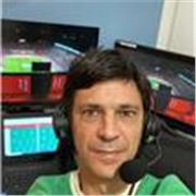 Profesor de inglés con atención al detalle y adaptable en horarios.