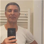 Professeur de sciences naturelles, pratiquant la langue française et anglaise parfaitement