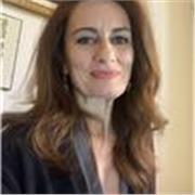 Manager del turismo e risorse umane impartisce lezioni private di italiano e inglese a studenti scuola primaria 