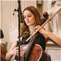 Diplomata in violoncello offre le lezioni di musica ( violoncello, teoria ritmica e percezione musicale)