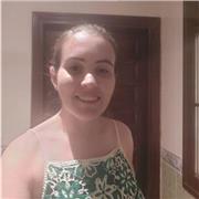 Profesora titulada con varios años de experiencia en colegios y particulares, dando español e inglés con niños con dificultades