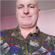 Diplomato Maturità Scientifica e Brevetto di Tecnico Elettronico di Bordo dell'Aviazione. Mi piace insegnare materie scientifiche