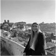 Alumna de enfermeria (19 años), me encanta trabajar con niños. Doy clases de biologia, matemáticas, catalán, castellano e inglés