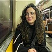 Insegnante di inglese laureata in lingue con 5 anni di esperienza, offre lezioni personalizzate per tutti i livelli