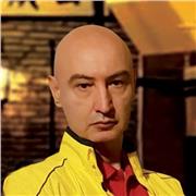 Maestro di altissimo livello con più di 40 anni di esperienza, propone lezioni di Wing Chun a Bergamo