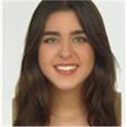 Profesora titulada que lleva 5 años impartiendo clases a niños de todas las edades