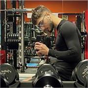 Personal Trainer e Istruttore di sala certificato ASI/CONI offre la sua professionalità per allenamenti personalizzati