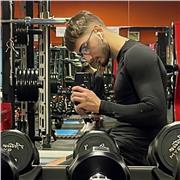 Personal Trainer e Istruttore di sala certificato ASI/CONI offre la sua professionalità per allenamenti personalizzati