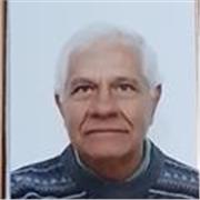 Profesor de apoyo escolar especializado en clases para niños de forma presencial
