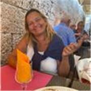 Da anni insegno alfabetizzazione a stranieri,do ripetizioni a ragazzi delle medie per tutte le materie,pseudo madrelingua francese poiché vissuto per 3 anni in Belgio zona vallona francofona e andata in un liceo belga