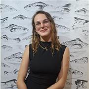 Profesora de artes visuales (pintura, dibujo, escultura y grabado) , muralista y ceramista con especialidad en educación especial