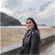 Profesora nativa apasionada por la enseñanza del idioma y la cultura españolas a todo el que lo necesite