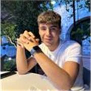 Ragazzo che frequenta primo anno ingegneria