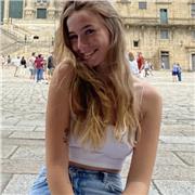 Doy clases particulares por 8 euros la hora, de lengua castellana, inglés para niños de primaria y de historia, además de ayudar con la metodología de estudio