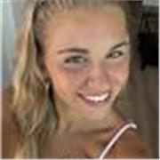 Soy una chica de 21 años que estudió una carrera en Valencia, una chica de 10 en el cole, tengo muy buen nivel de inglés