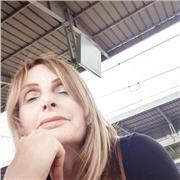 Insegnante di canto con esperienza trentennale impartisce lezioni canto in presenza on line Uno studio itinerante sui suoni e sui colori del canto attraverso la tecnica dell' impostazione naturale della voce