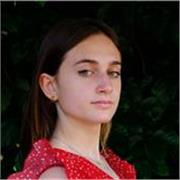 Ragazza di 19 anni offre lezioni di musica e violino ma anche aiuto compiti e ripetizioni per ragazzi delle elementari e medie