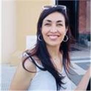 Profesora enseña informática/ herramientas digitales a niños y jóvenes, clases personalizadas