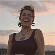 Sono laureata in scenografia teatrale e ho un forte interesse per l'arte. Sono una persona solare e amo imparare divertendomi! :)