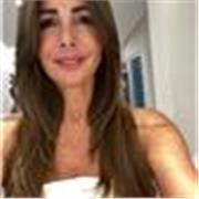 Insegnante d’italiano. Laureata in italiano e inglese con esperienza nel insegnamento sia bambini che adulti