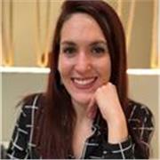 Graduada en Humanidades, con una formación sólida en Historia, Filosofía, Historia del Arte y una gran pasión por la enseñanza. Ofrece clases online