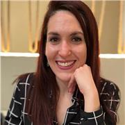 Graduada en Humanidades, con una formación sólida en Historia, Filosofía, Historia del Arte y una gran pasión por la enseñanza. Ofrece clases online