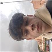 Joven con ganas de enseñar a los extranjeros el idioma.