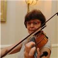 Profesora de origen ucraniano,diplomada en música conespecializacion en violín y viola, lenguaje musical con más de 30 años de experiencia, se ofrece para impartir clases particulares tanto a niños como a adultos
