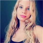 Profesora con titulación C1 Cambridge Advanced con 5 años de experiencia dando clases de inglés de todos los niveles.