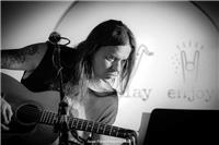 Docente di chitarra moderna , teoria musicale produzione artistica