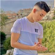 Profesor de repaso o ayuda con los deberes con amabilidad y empatía