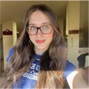 Soy una estudiante universitaria que da clases a alumnos de primaria, ESO y bachillerato. Tengo un nivel C1 de Cambridge
