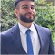 Etudiant en commerce international qui enseigne l’anglais pour jeune étudiant 