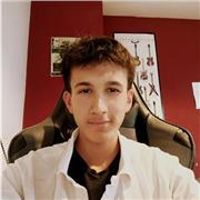 Jeune musicien expérimenté donne cours de musique à tout public