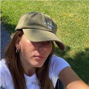studentessa al terzo anno di economia in inglese con certificazione linguistica B2 Cambridge impartisce ripetizioni.