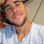 Profesor titulado con grado profesional de musica en percusión