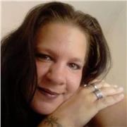 Mi chiamo Nadine, ho 42 anni e vivo in Italia. Impartisco lezioni di tedesco da madrelingua